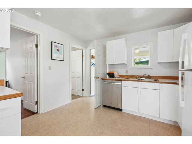 4911 Ne 13TH Ave, Portland, OR 97211