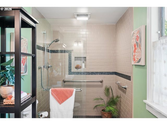 4911 Ne 13TH Ave, Portland, OR 97211