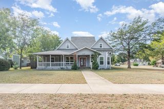 417 W Grand Street, Whitewright, TX 75491