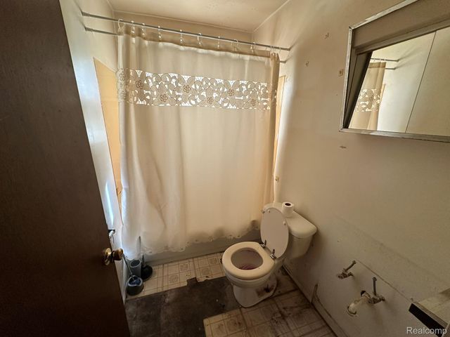 7166 Pardee Road, Taylor, MI 48180