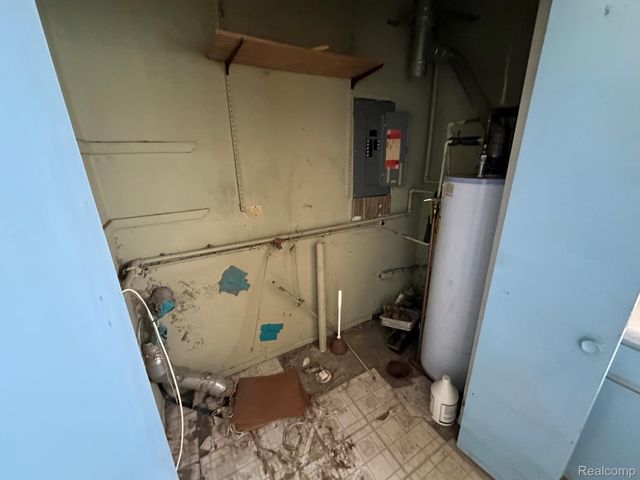 7166 Pardee Road, Taylor, MI 48180