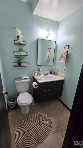 6021 Almendra Avenue C, Bakersfield, CA 93309