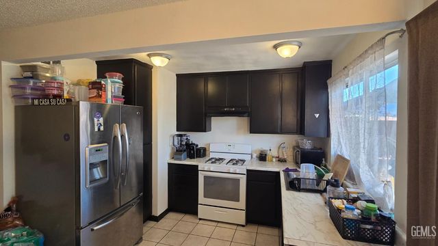 6021 Almendra Avenue C, Bakersfield, CA 93309