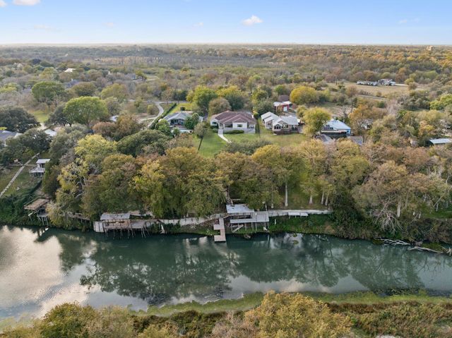 110 Wampum WAY, Seguin, TX 78155