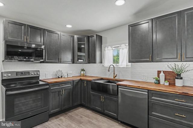 529 OLD YORK RD, New Cumberland, PA 17070