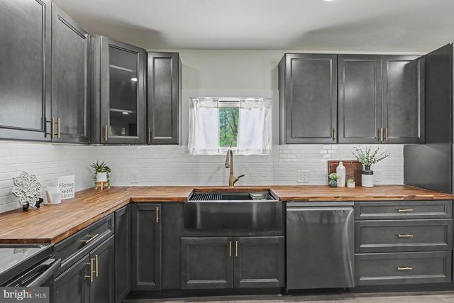 529 OLD YORK RD, New Cumberland, PA 17070