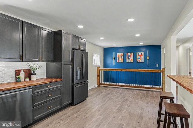 529 OLD YORK RD, New Cumberland, PA 17070
