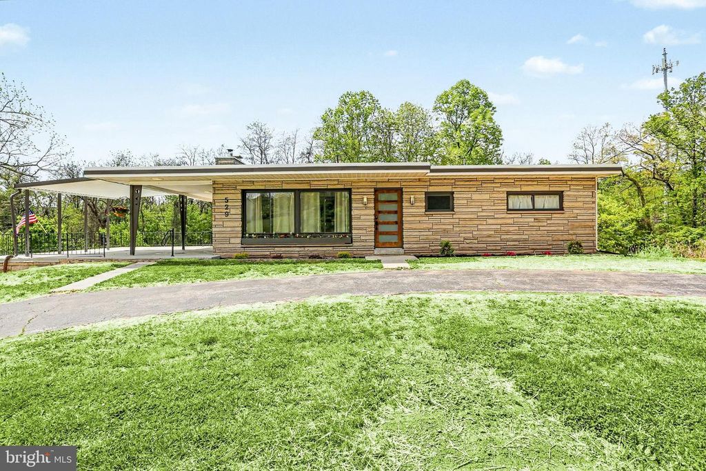 529 OLD YORK RD, New Cumberland, PA 17070