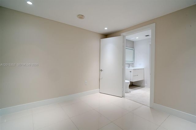 900 Biscayne Blvd 1707, Miami, FL 33132