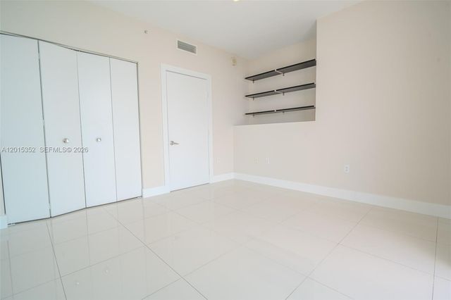 900 Biscayne Blvd 1707, Miami, FL 33132