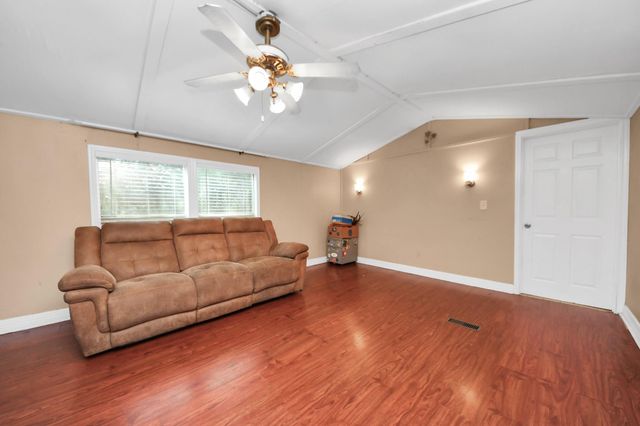 73 County Road 3401, Cleveland, TX 77327