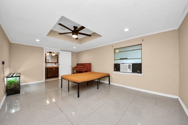 73 County Road 3401, Cleveland, TX 77327