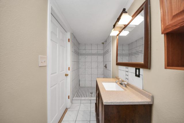 73 County Road 3401, Cleveland, TX 77327