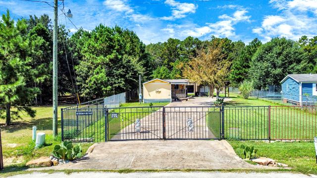 73 County Road 3401, Cleveland, TX 77327