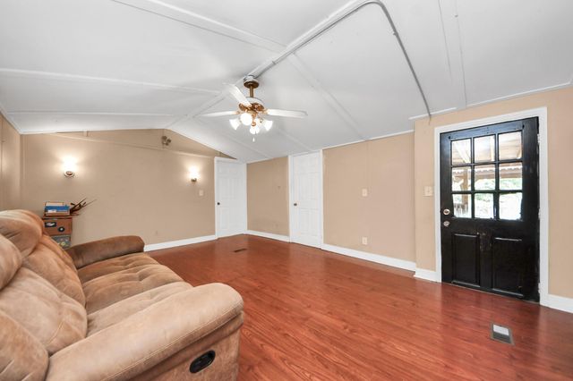 73 County Road 3401, Cleveland, TX 77327