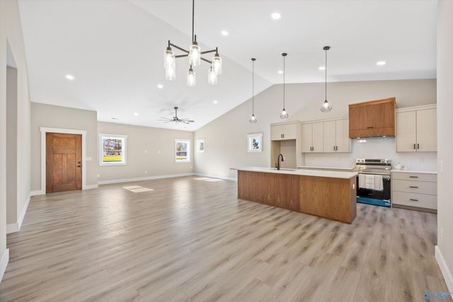 13927 Hatchie Lane, Athens, AL 35611