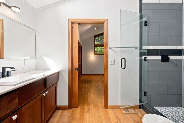 13193 N Madison Avenue NE, Bainbridge Island, WA 98110