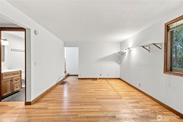 13193 N Madison Avenue NE, Bainbridge Island, WA 98110