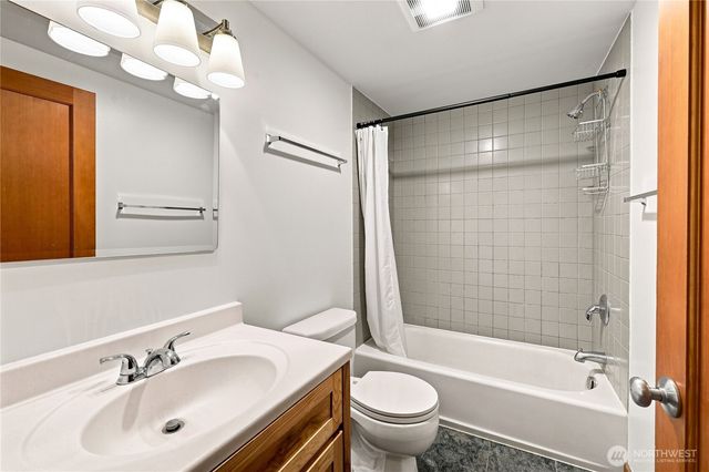 13193 N Madison Avenue NE, Bainbridge Island, WA 98110