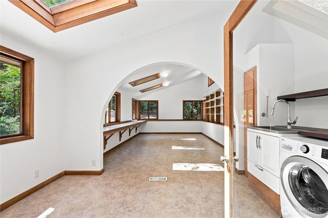 13193 N Madison Avenue NE, Bainbridge Island, WA 98110