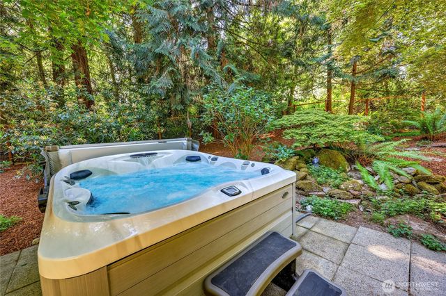 13193 N Madison Avenue NE, Bainbridge Island, WA 98110