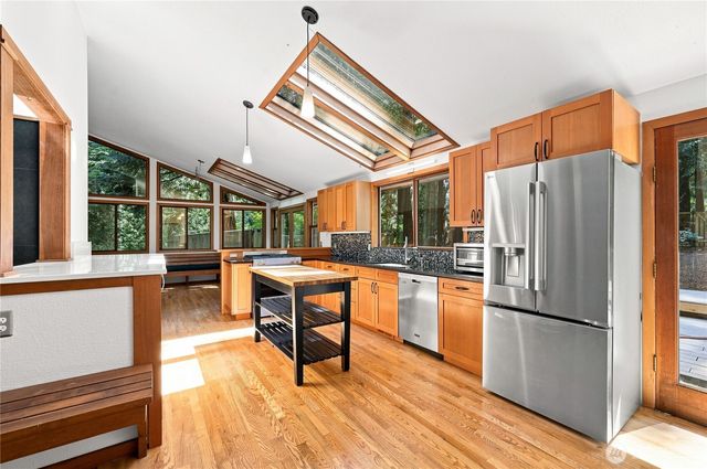 13193 N Madison Avenue NE, Bainbridge Island, WA 98110