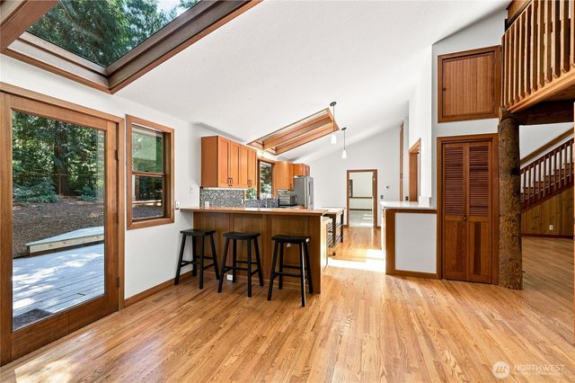 13193 N Madison Avenue NE, Bainbridge Island, WA 98110