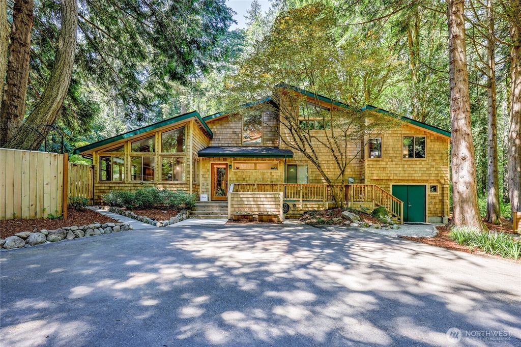 13193 N Madison Avenue NE, Bainbridge Island, WA 98110
