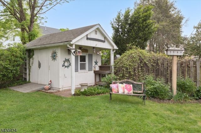 13 Harvard St, Summit City, NJ 07901