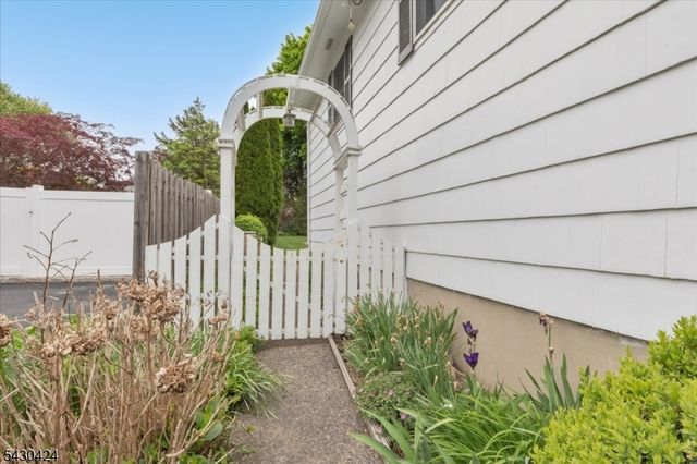 13 Harvard St, Summit City, NJ 07901
