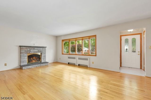 13 Harvard St, Summit City, NJ 07901