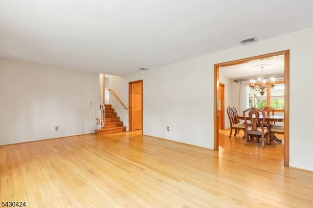 13 Harvard St, Summit City, NJ 07901