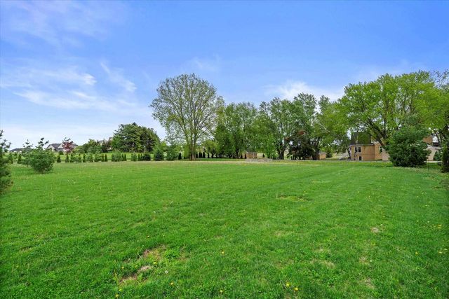 6600 N BALLARD ROAD, Appleton, WI 54913