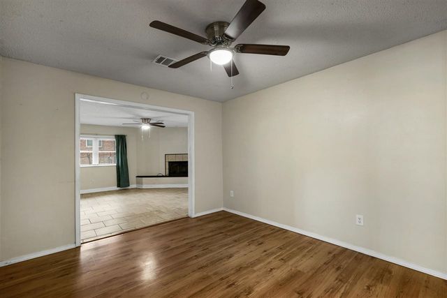 815 NW 49th St, Lawton, OK 73505