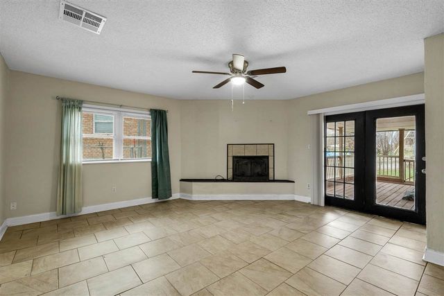 815 NW 49th St, Lawton, OK 73505