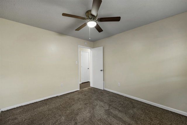 815 NW 49th St, Lawton, OK 73505