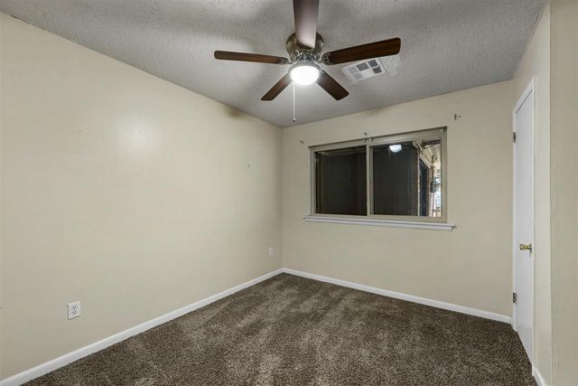 815 NW 49th St, Lawton, OK 73505