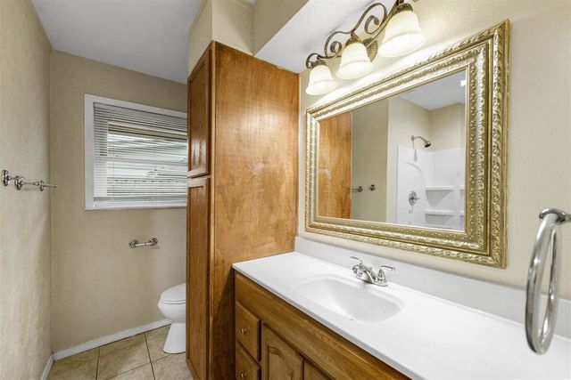 815 NW 49th St, Lawton, OK 73505