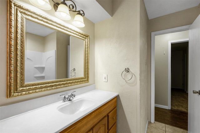 815 NW 49th St, Lawton, OK 73505