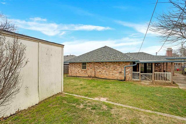 815 NW 49th St, Lawton, OK 73505