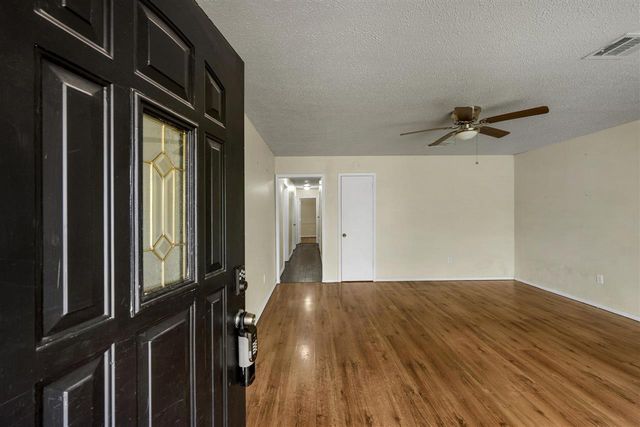 815 NW 49th St, Lawton, OK 73505