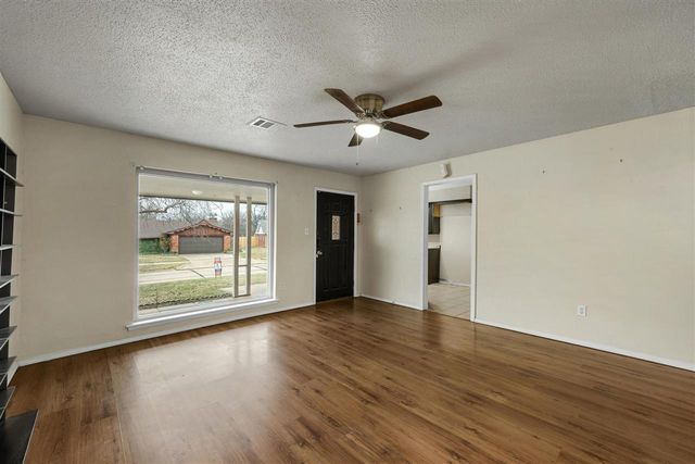 815 NW 49th St, Lawton, OK 73505