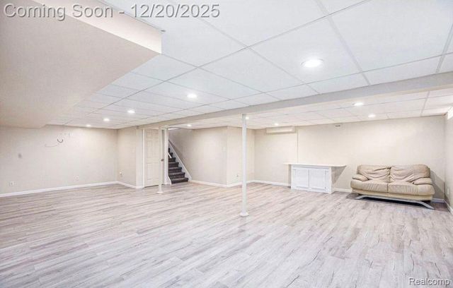 5055 Scarsdale Drive, Sterling Heights, MI 48310