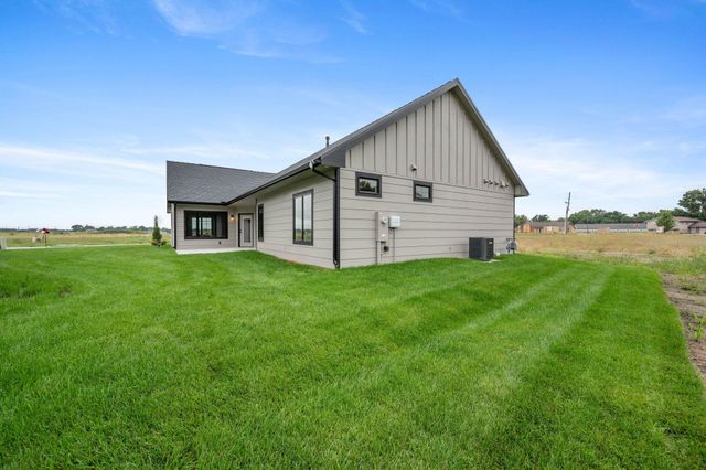 6134 N Hiebert Dr, Park City, KS 67219