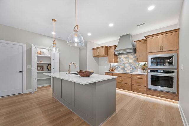 6134 N Hiebert Dr, Park City, KS 67219