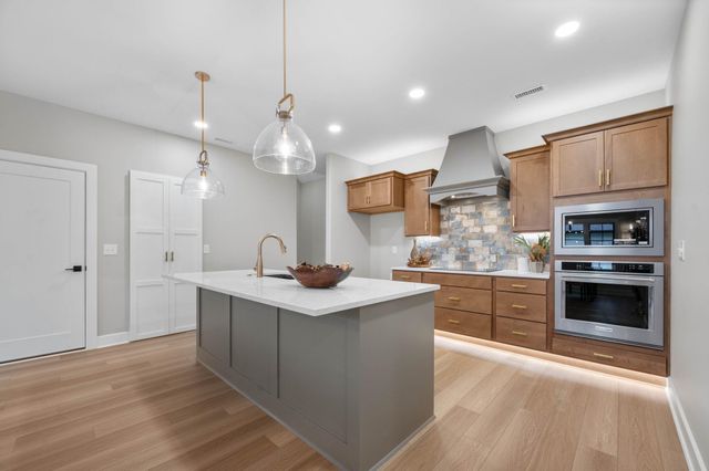 6134 N Hiebert Dr, Park City, KS 67219