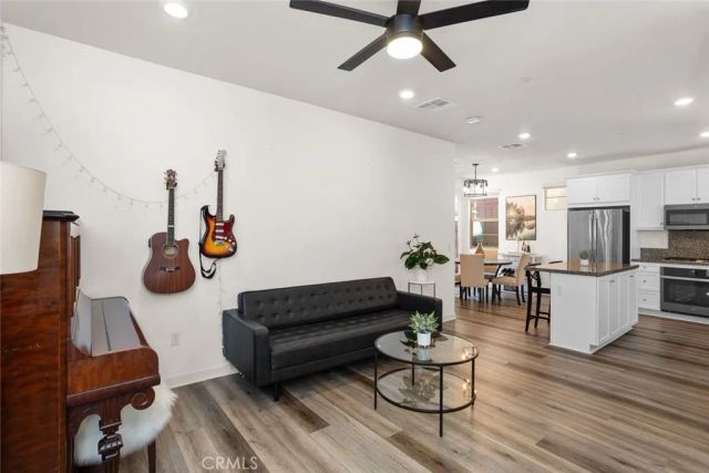 817 Cranberry Way, Upland, CA 91786