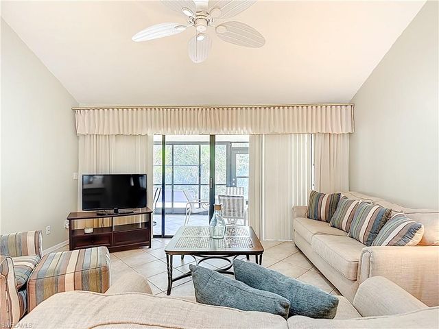 6072 Forest Villas CIR, Fort Myers, FL 33908