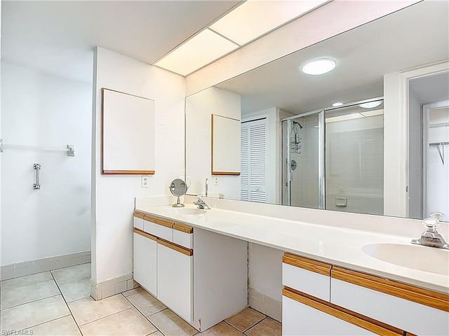 6072 Forest Villas CIR, Fort Myers, FL 33908