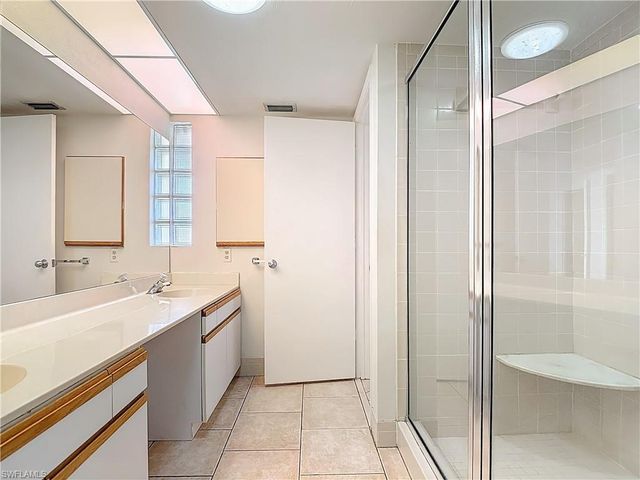 6072 Forest Villas CIR, Fort Myers, FL 33908